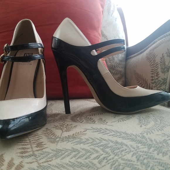 ***SOLD***Ivory black Spectator Mary Jane Pump - Picture 2 of 4